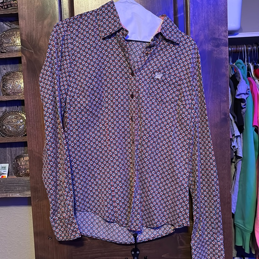 Cinch button down